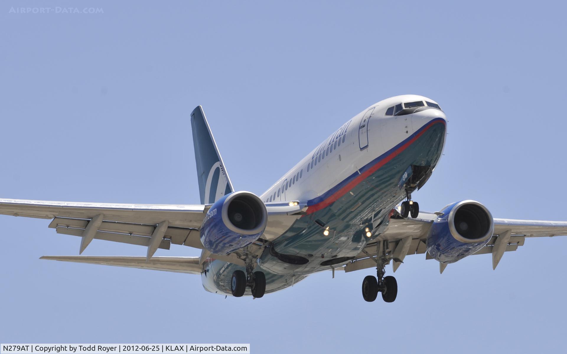 N279AT, 2005 Boeing 737-76N C/N 32666, Arriving at LAX on 24R