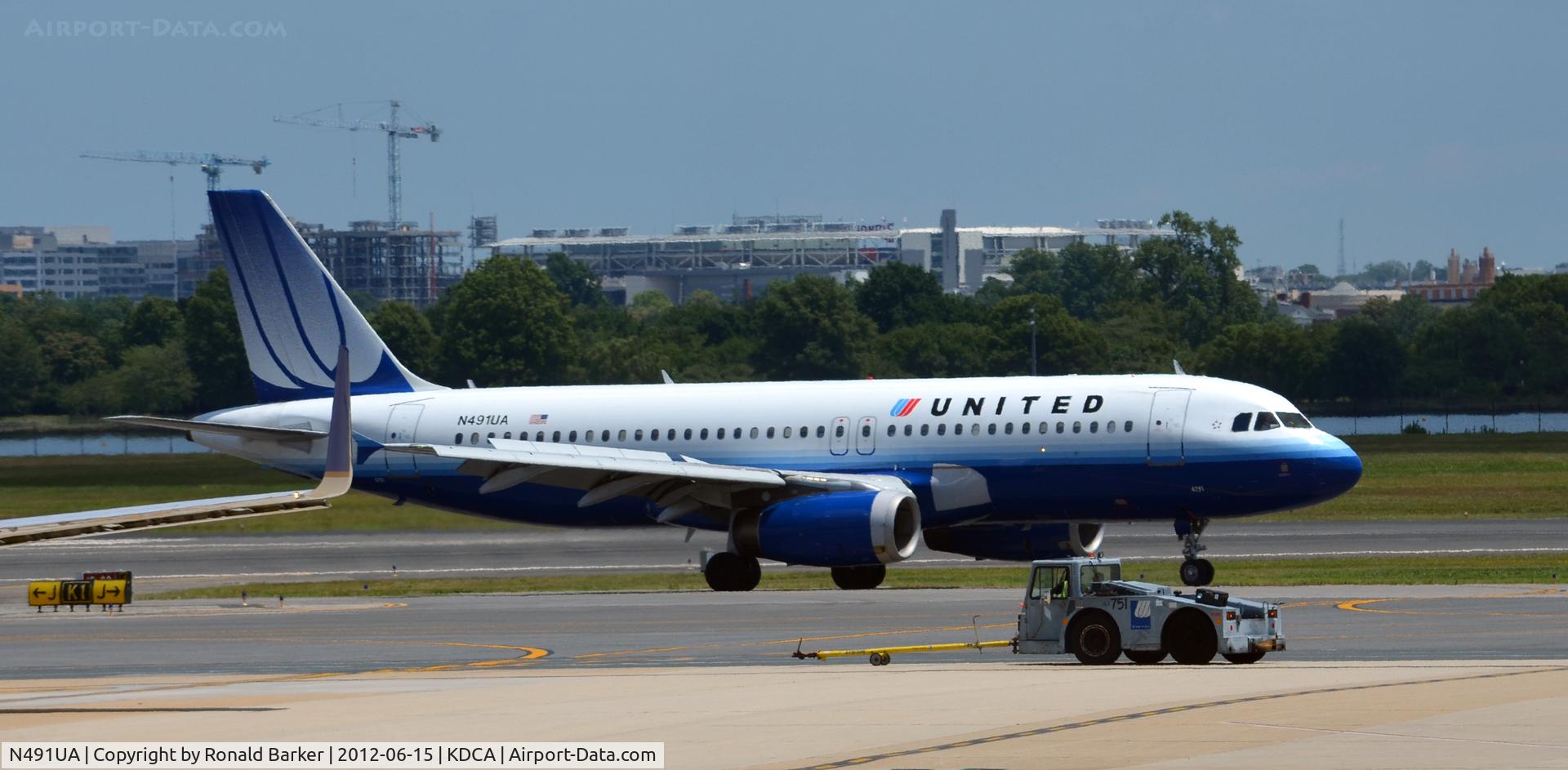 N491UA, 2002 Airbus A320-232 C/N 1741, DCA, VA