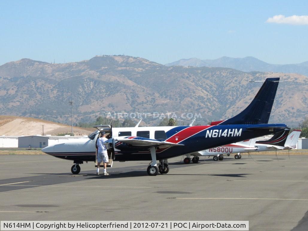 N614HM, 1976 Smith Aerostar 601P C/N 61P-0306-080, Parked and unloading in transient parking