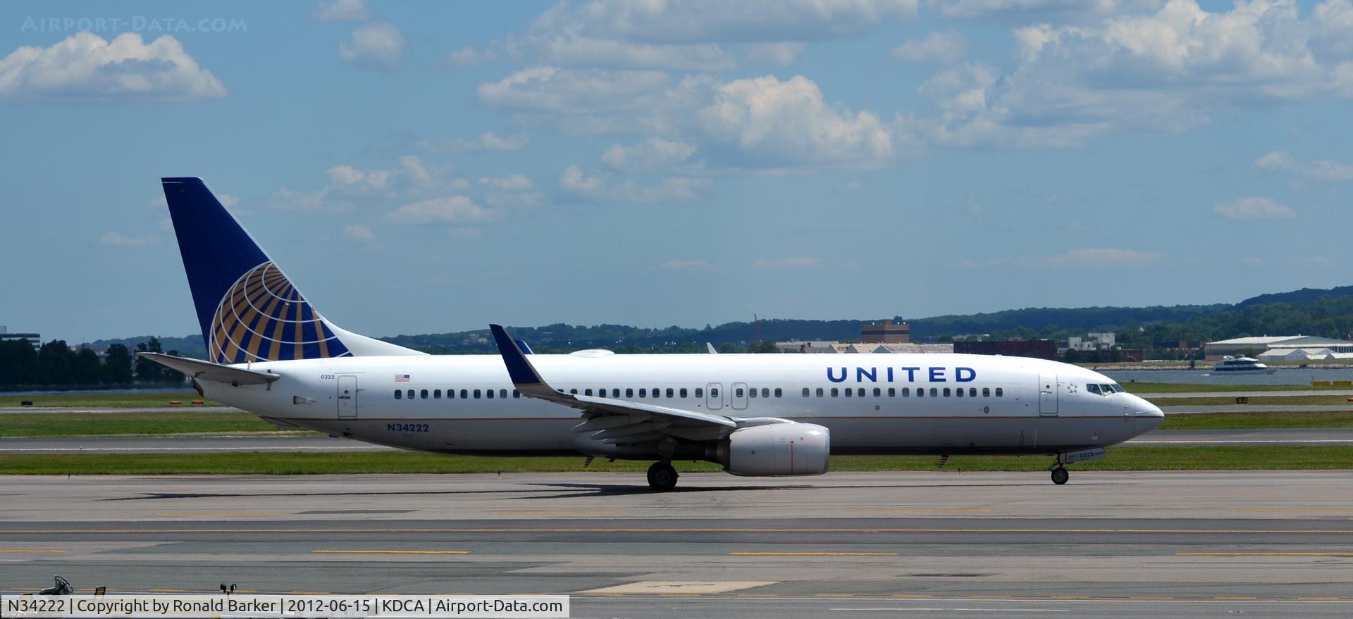 N34222, 1998 Boeing 737-824 C/N 28931, Taxi DCA, VA