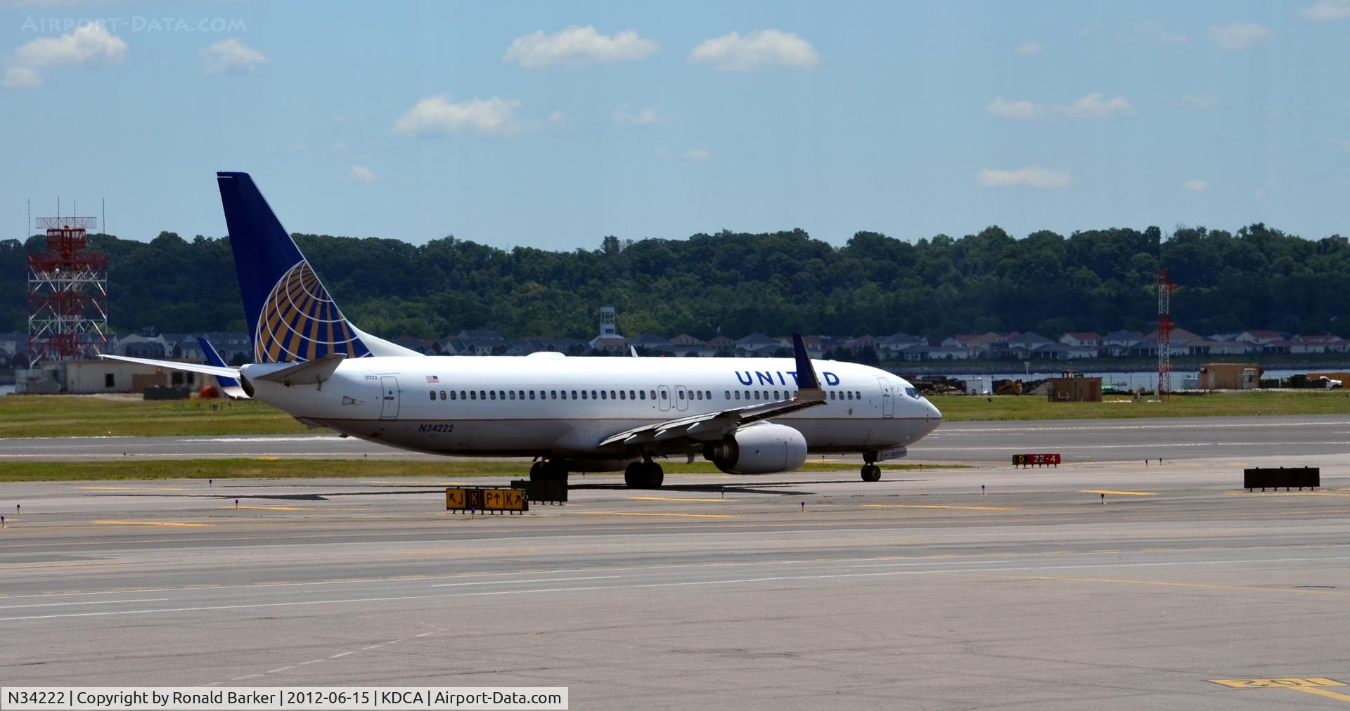 N34222, 1998 Boeing 737-824 C/N 28931, Taxi DCA, VA