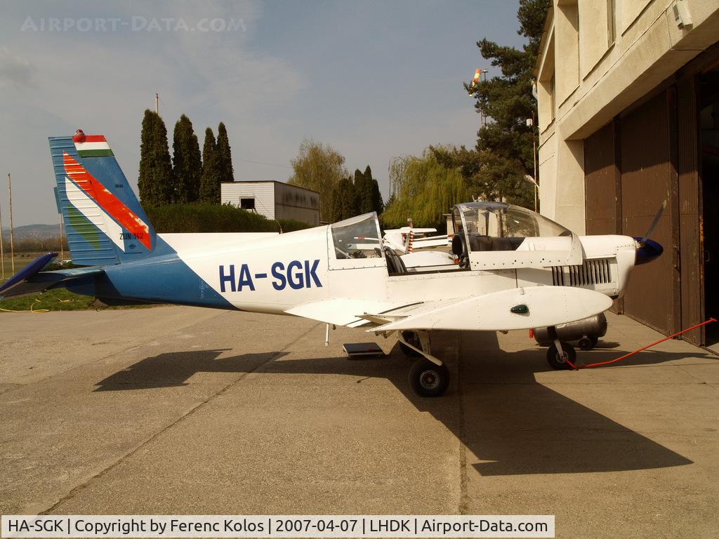 HA-SGK, 1982 Zlin Z-142 C/N 0346, Dunakeszi