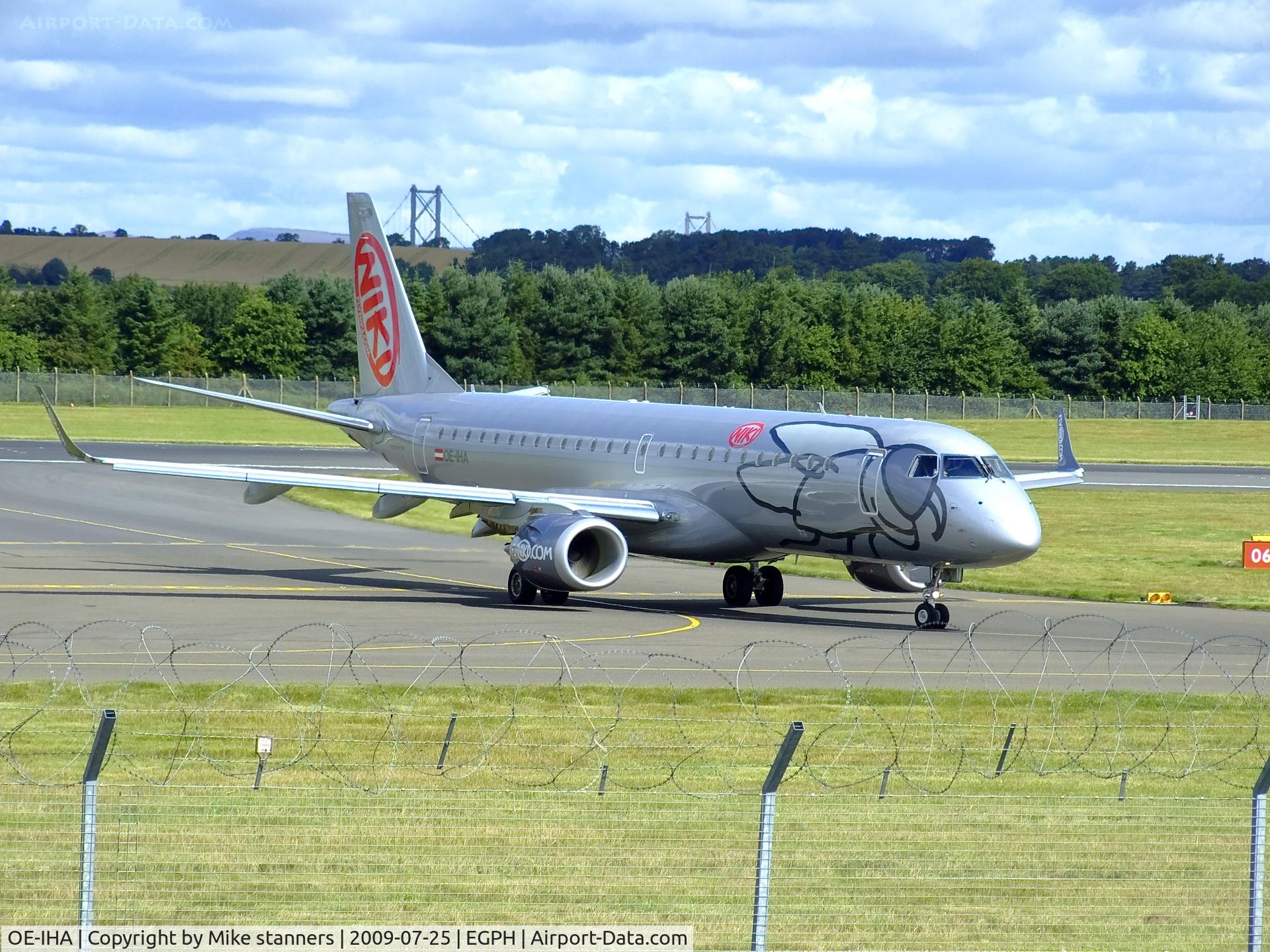 OE-IHA, 2009 Embraer 190LR (ERJ-190-100LR) C/N 19000285, Niki EMB-190 On taxiway bravo 1
