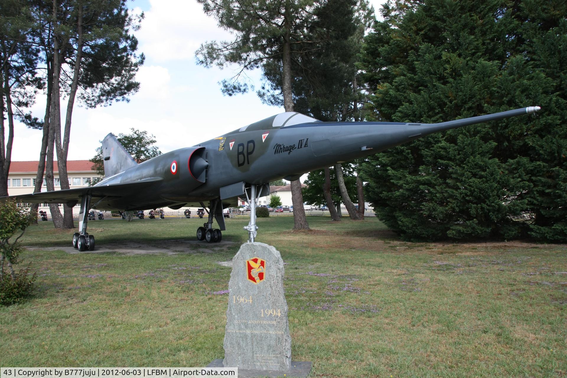 43, Dassault Mirage IVA C/N 43, on pole at Mont de Marsan AB