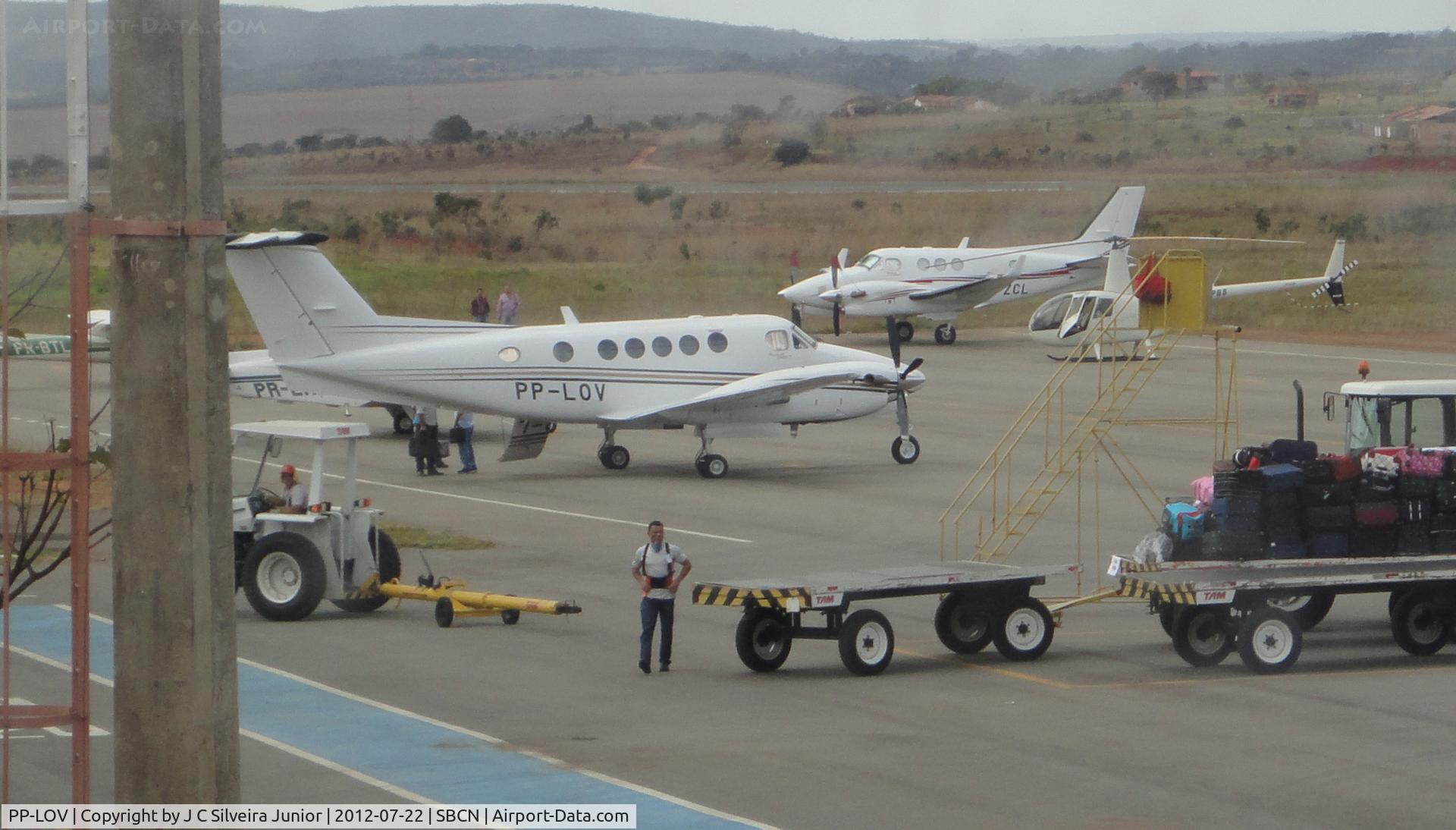 PP-LOV, 2007 Hawker Beechcraft B200 King Air C/N BB-1992, Private, Caldas Novas, by side PR-ZCL