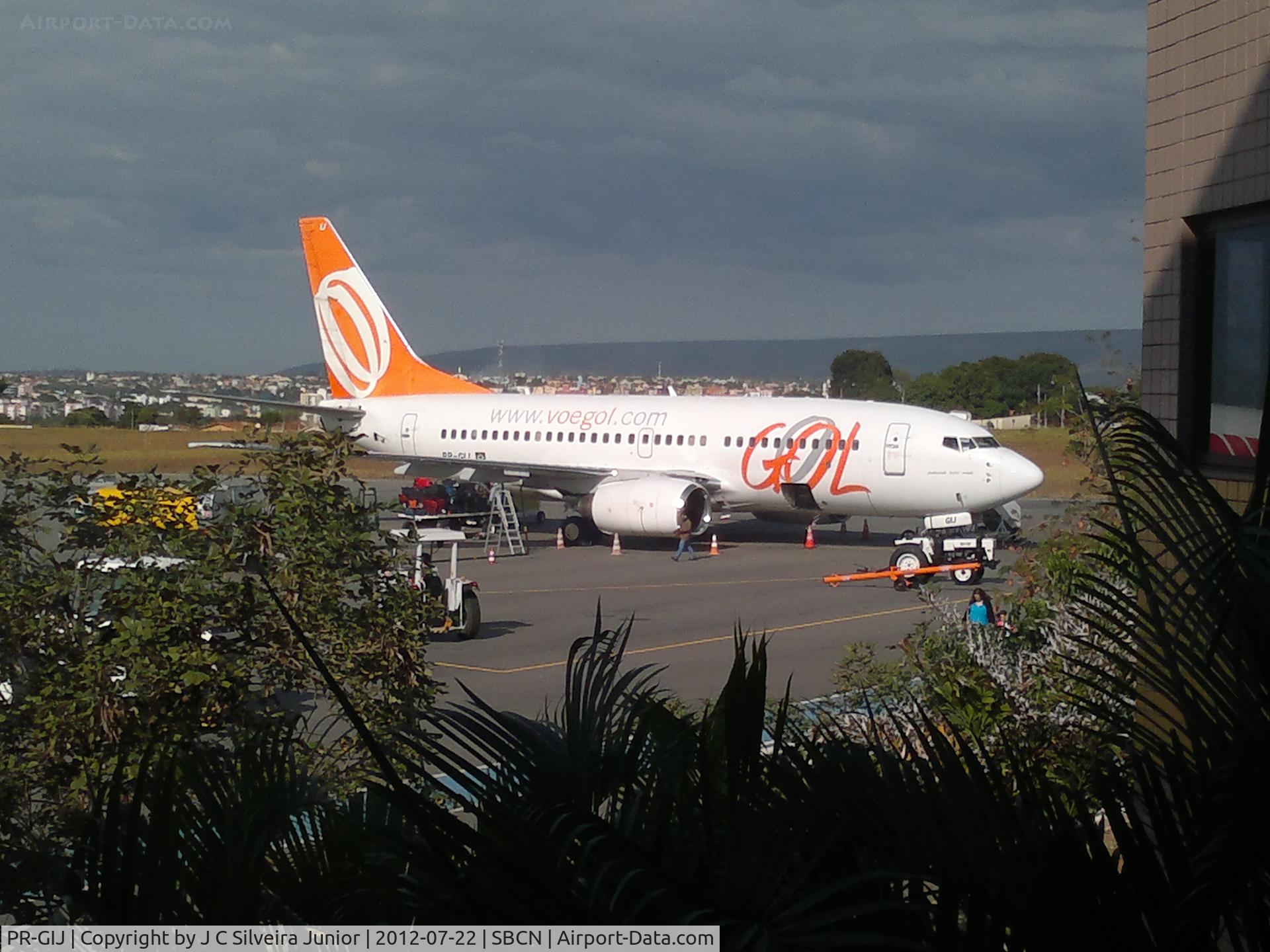 PR-GIJ, 2002 Boeing 737-7L9 C/N 28012, GOL. Push Back and start engine