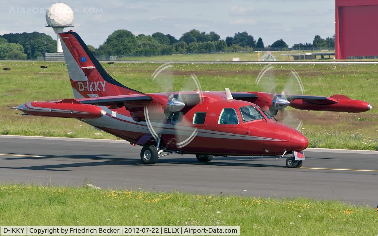 D-IKKY, Mitsubishi MU-2B-40 Solitaire C/N 420SA, taxying to the active