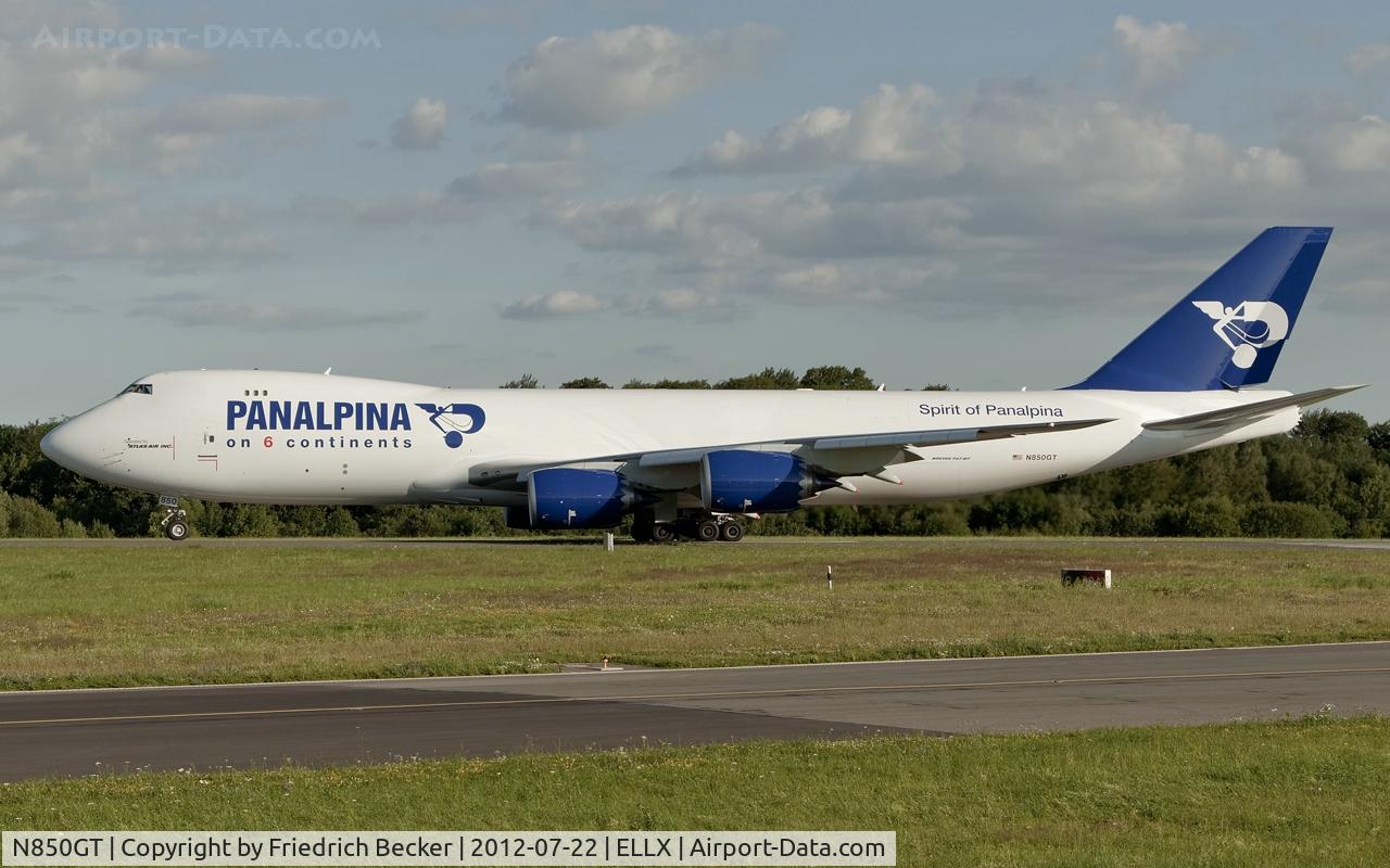 N850GT, 2012 Boeing 747-87UF/SCD C/N 37570, line up for departure