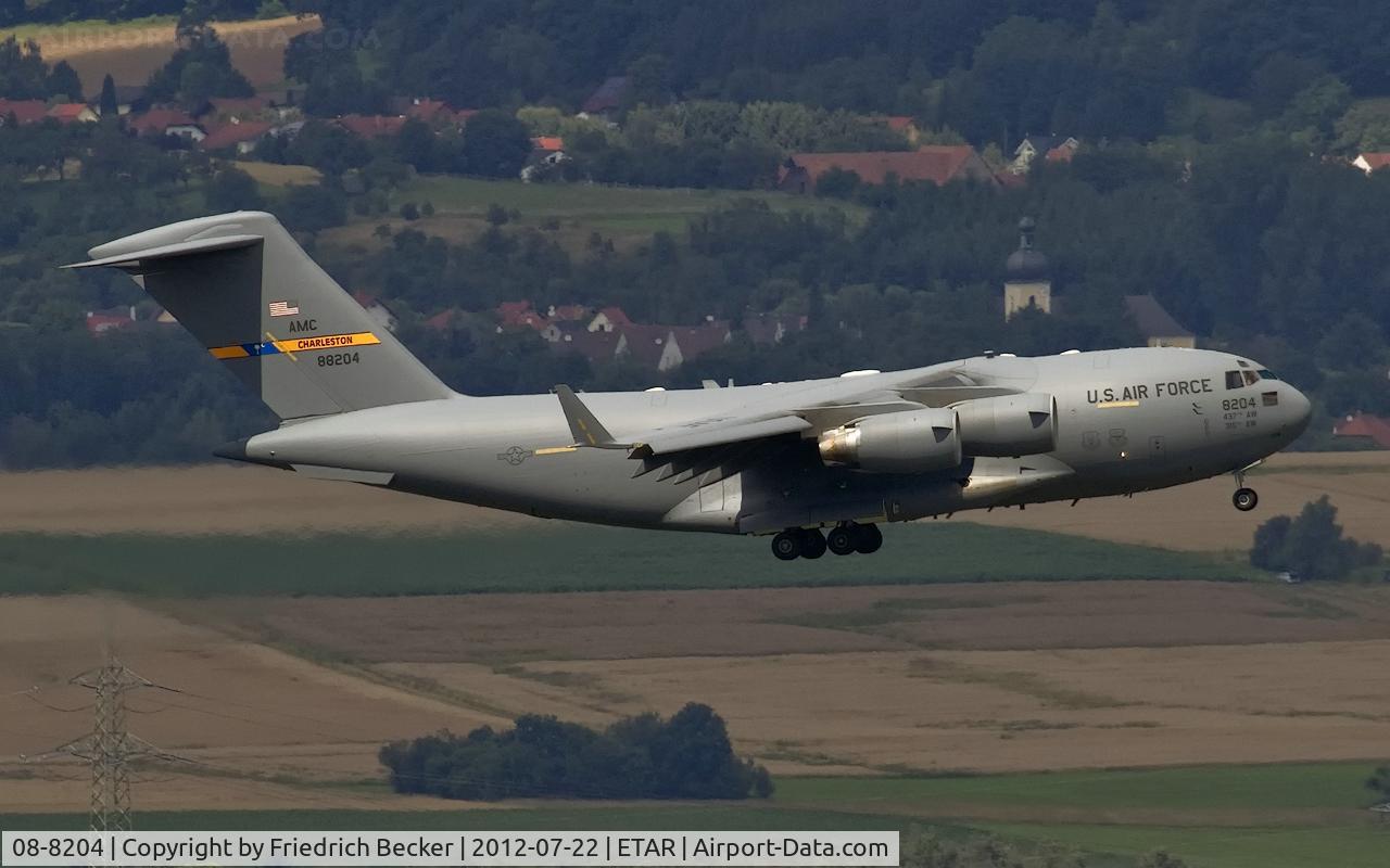 08-8204, 2008 Boeing C-17A Globemaster III C/N P-204, on final RW08