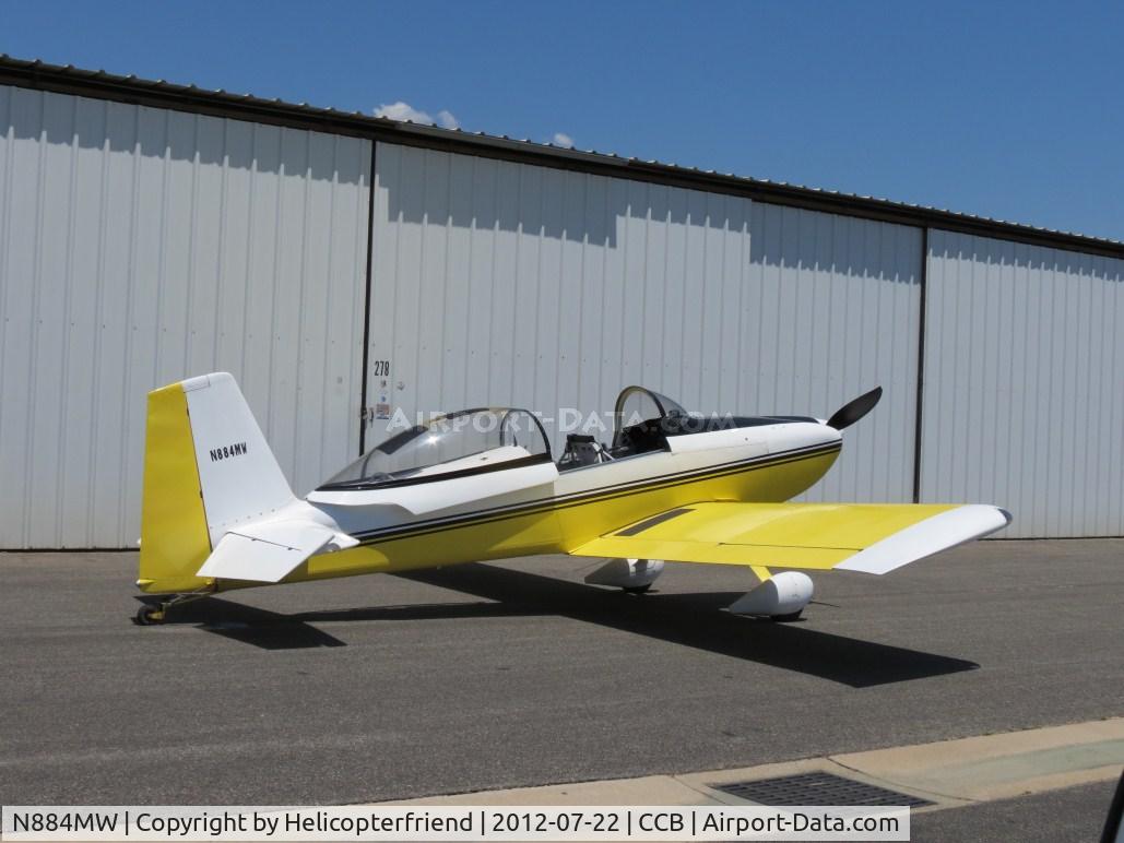 N884MW, 2009 Vans RV-8 C/N 81525, Parked near a hanger