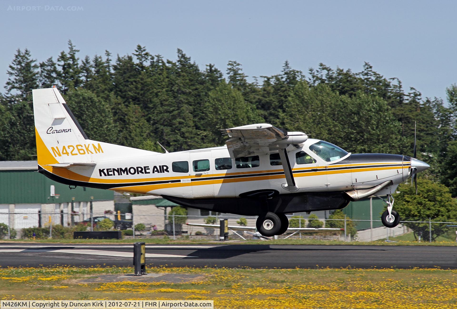 N426KM, 1999 Cessna 208 C/N 20800306, Scheduled Kenmore Express arrival