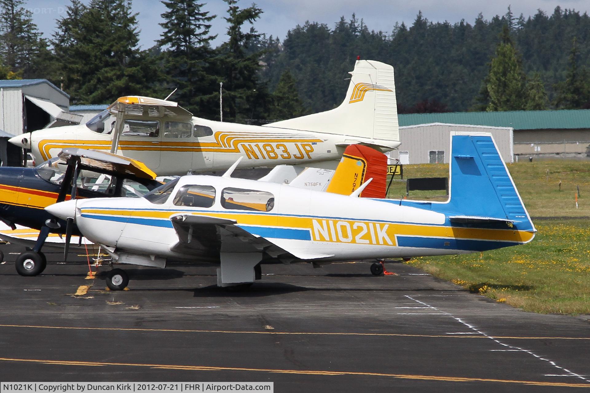 N1021K, Mooney M20J 201 C/N 24-3104, Colorful Mooney