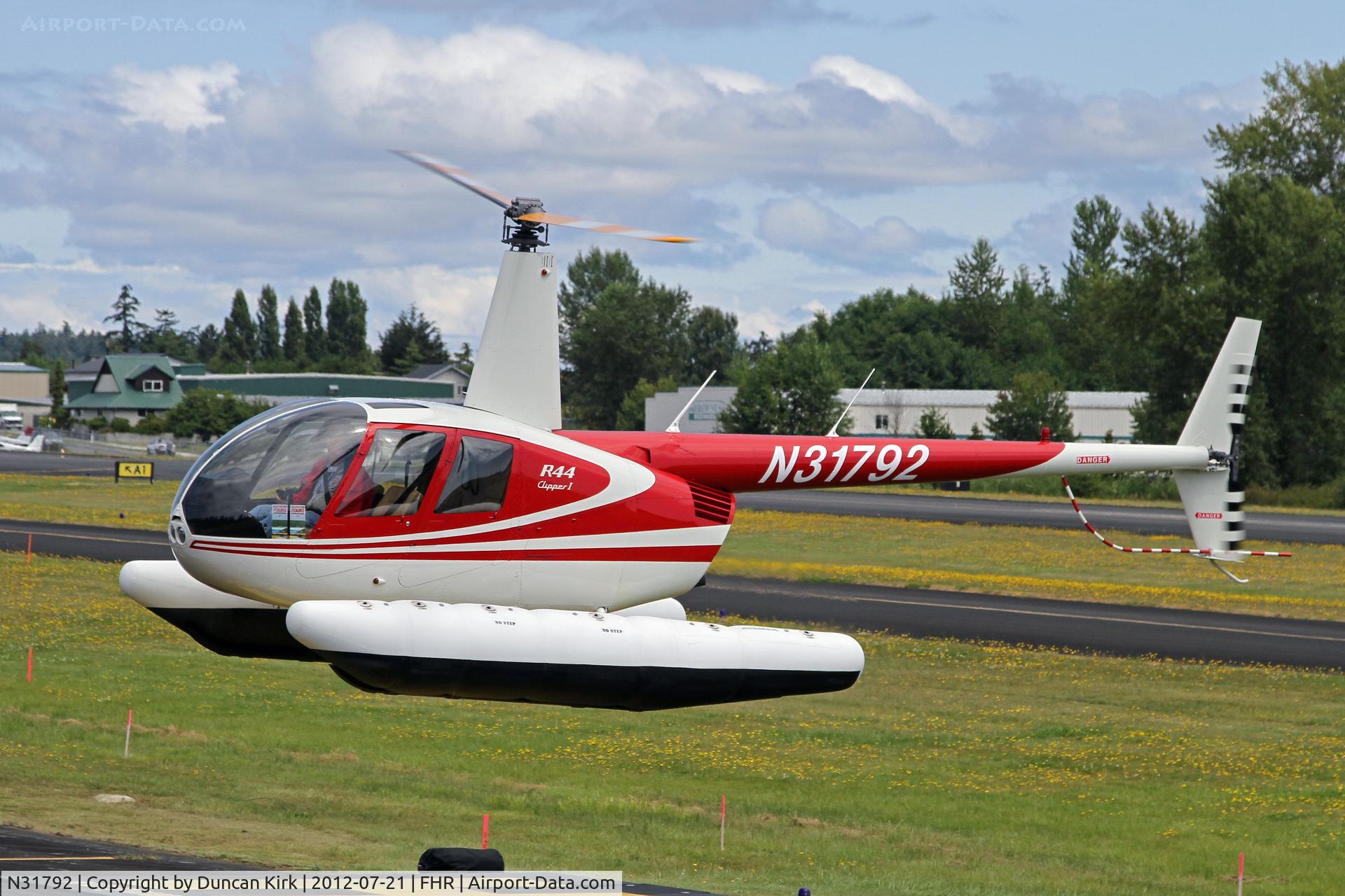 N31792, 2006 Robinson R44 C/N 1668, Not often you see a Robinson on floats