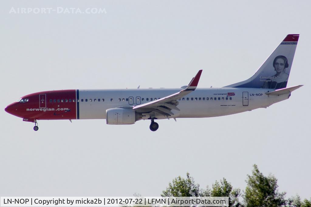 LN-NOP, 2005 Boeing 737-86N C/N 32655, Landing in 04L