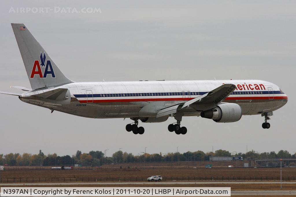 N397AN, 1999 Boeing 767-323/ER C/N 29604, Ferihegy