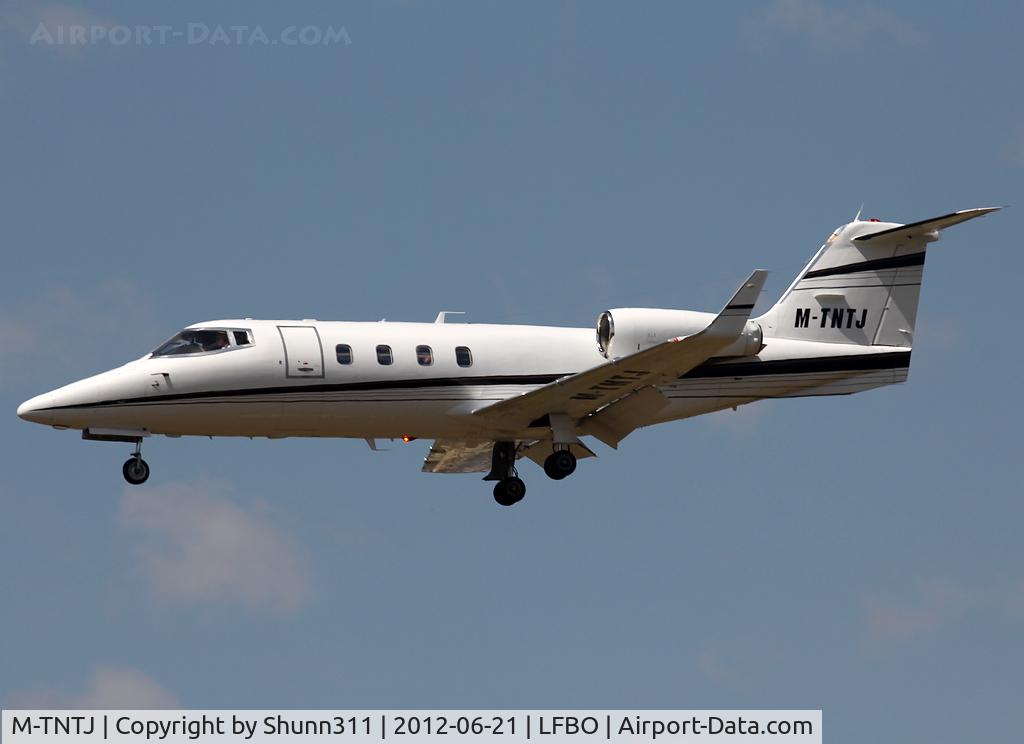 M-TNTJ, 1983 Learjet 55 C/N 55-087, Landing rwy 32L