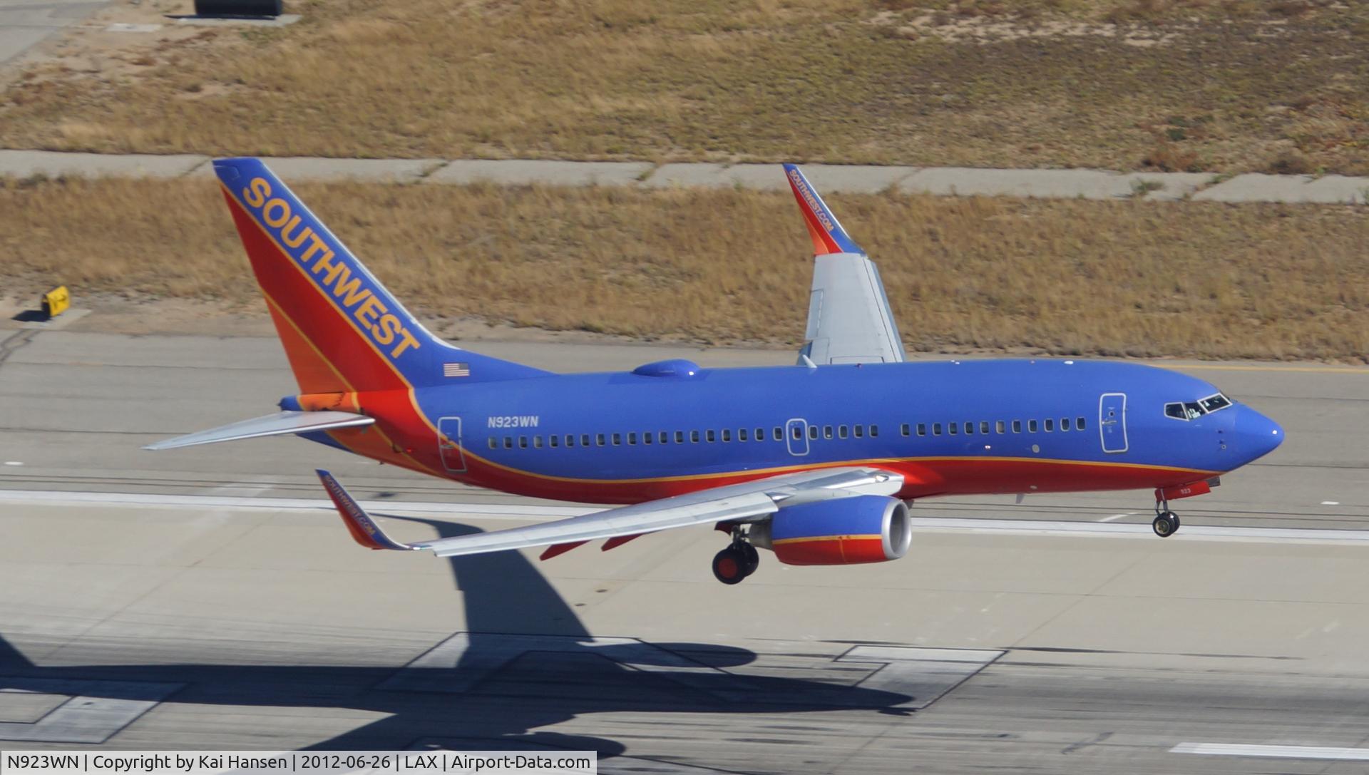 N923WN, 2008 Boeing 737-7H4 C/N 36627, Southwest Airlines  Boeing 737-700 Landing at LAX