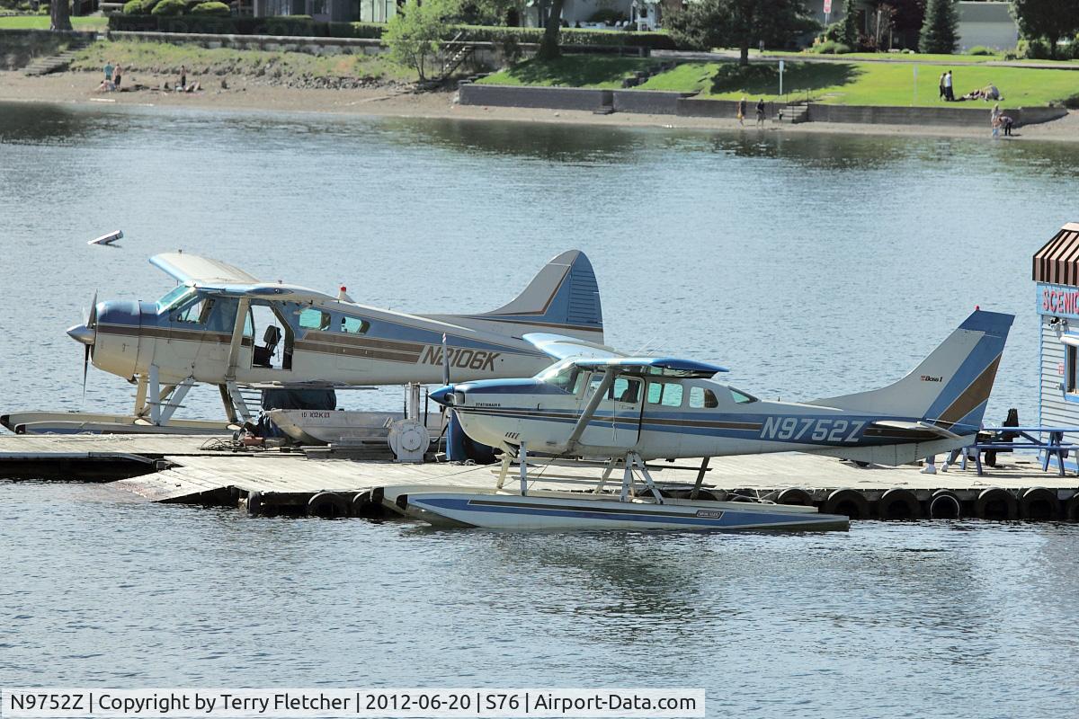N9752Z, 1982 Cessna U206G Stationair C/N U20606644, 1982 Cessna U206G, c/n: U20606644 moored at 
Brooks seaplane base, Coeur D'alene ID USA