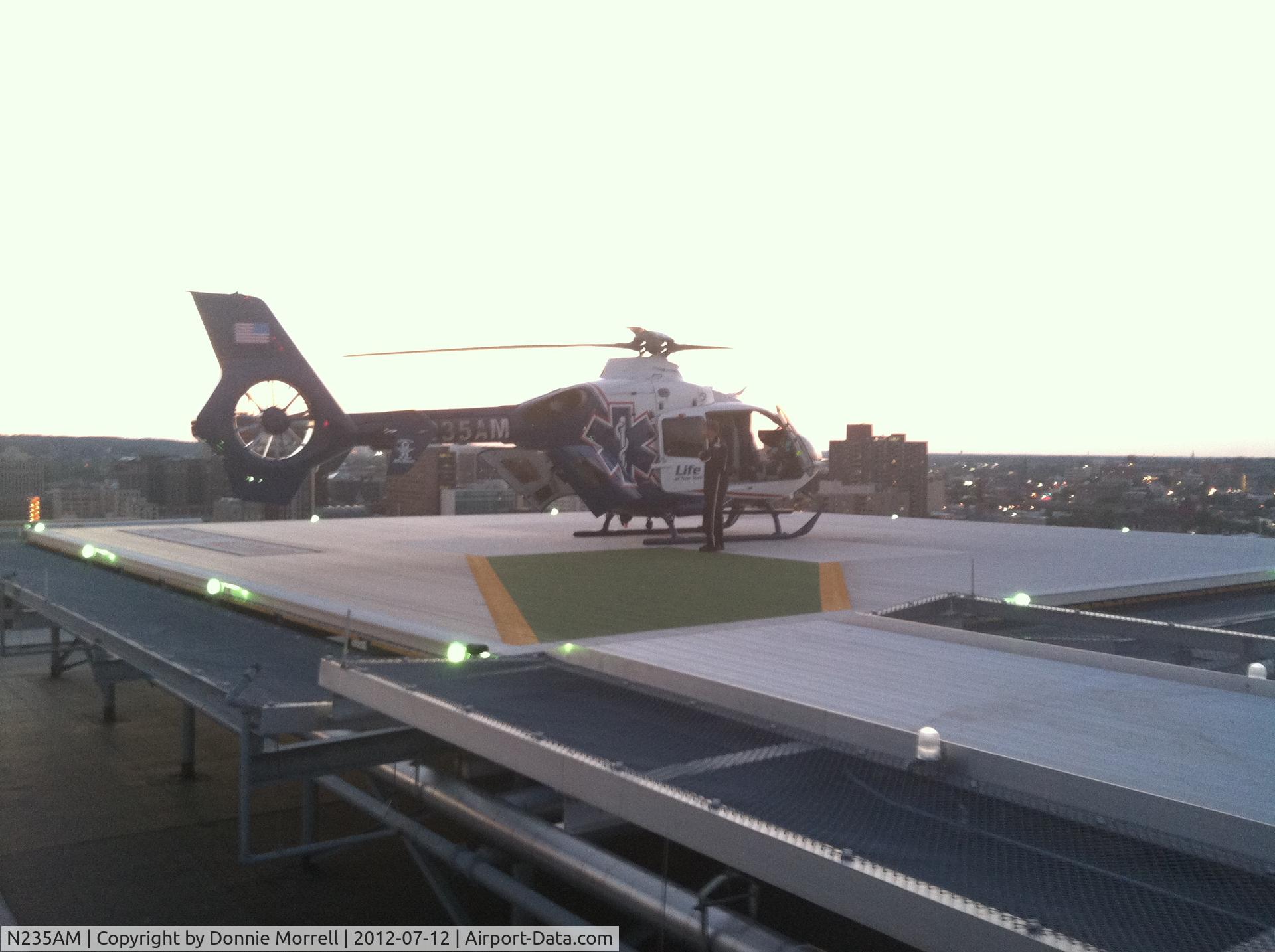 N235AM, Eurocopter EC-135P-1 C/N 0140, LifeNet 7-10 Based in Watertown, NY Air Methods Corporation.

&-10 Sitting on top of Upstate Medical University in Syracuse, Ny