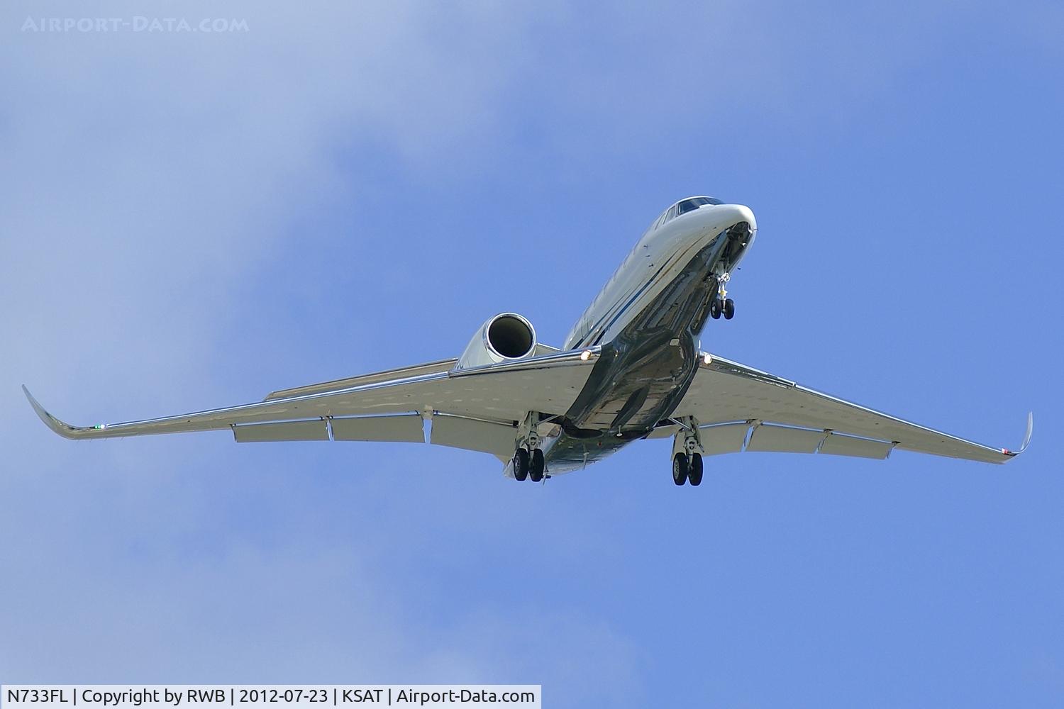 N733FL, 1997 Cessna 750 Citation X Citation X C/N 750-0027, On approach 12L