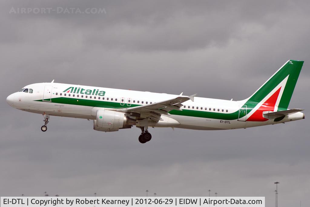 EI-DTL, 2009 Airbus A320-216 C/N 4108, On short finals for r/w 28