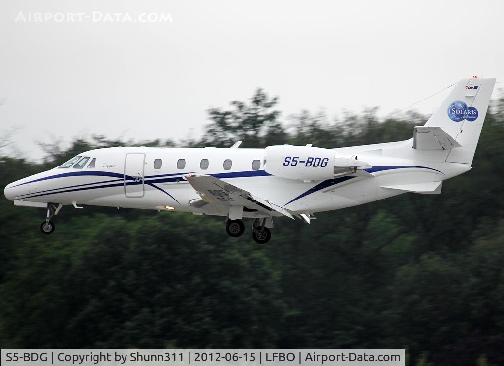 S5-BDG, 2001 Cessna 560XL Citation C/N 560-5215, Landing rwy 14R