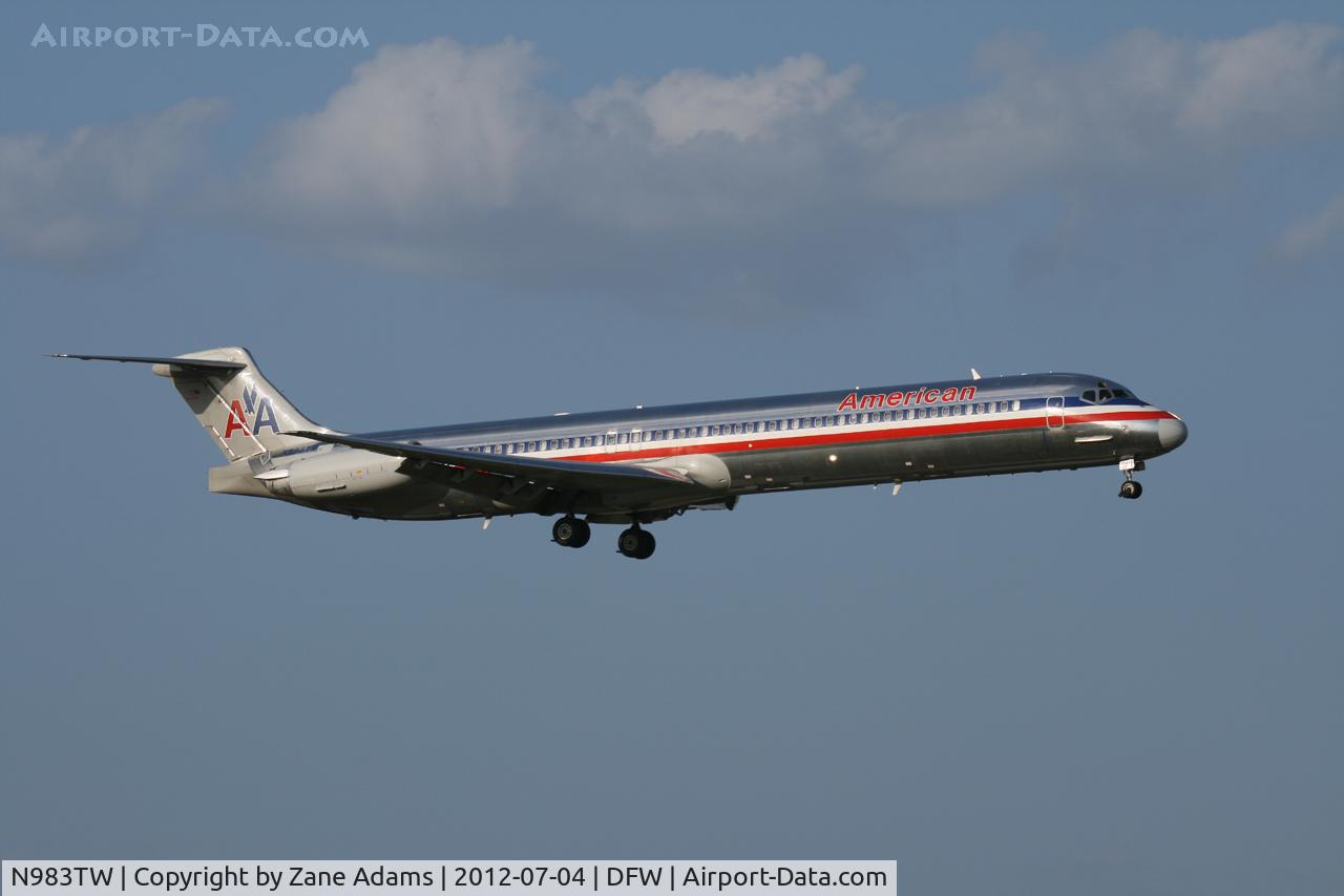 N983TW, 1999 McDonnell Douglas MD-83 (DC-9-83) C/N 53633, American Airlines at DFW Airport