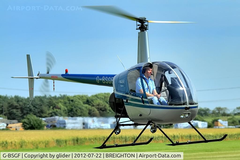 G-BSGF, 1990 Robinson R22 Beta C/N 1383, Sliding in to land...one of the few on that day