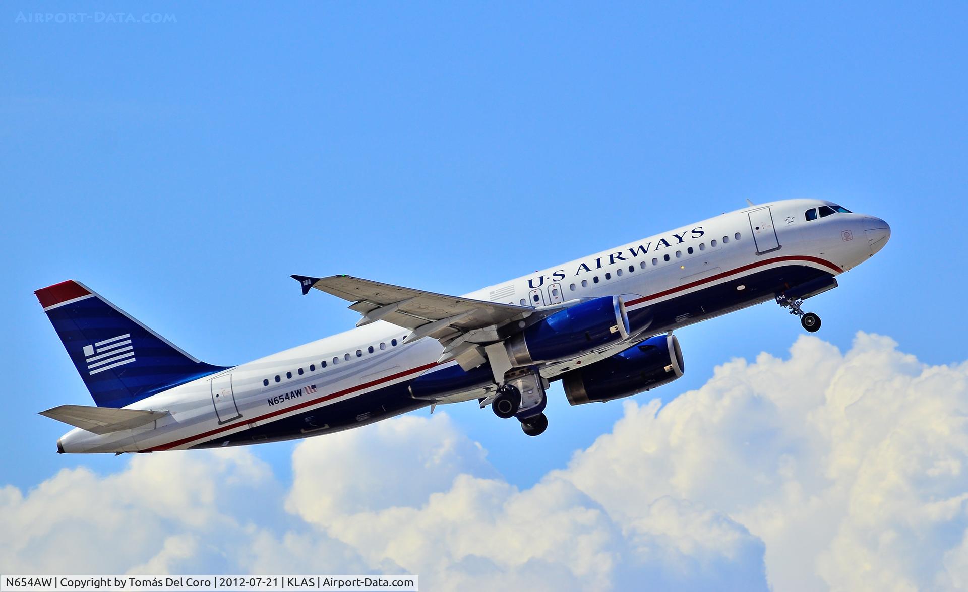 N654AW, 1999 Airbus A320-232 C/N 1050, N654AW US Airways 1999 Airbus A320-232 C/N 1050

Las Vegas - McCarran International (LAS / KLAS)
USA - Nevada, July 21, 2012
Photo: Tomás Del Coro