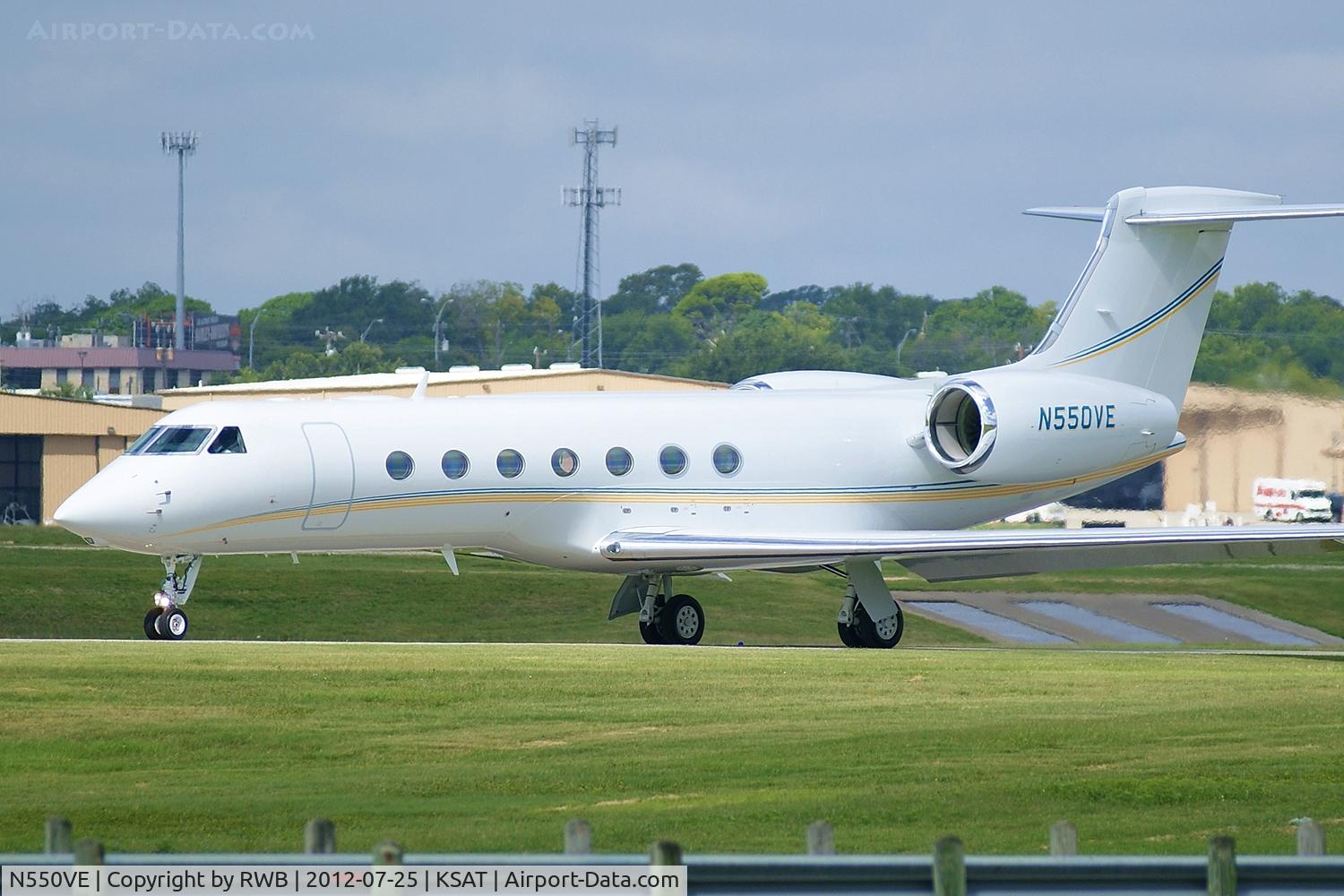 N550VE, Gulfstream Aerospace GV-SP (G550) C/N 5365, 1st shot of Valeros new Gulfstream taxiing.