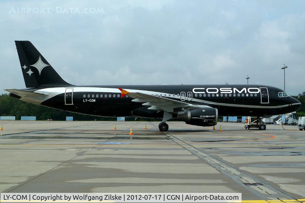 LY-COM, 1995 Airbus A320-212 C/N 528, visitor