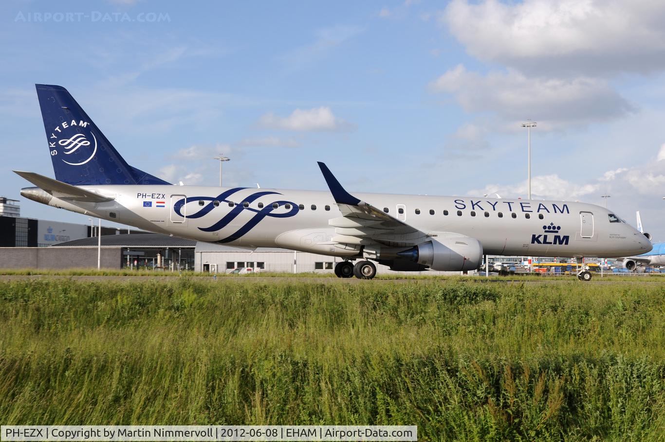 PH-EZX, 2012 Embraer 190LR (ERJ-190-100LR) C/N 19000545, KLM Cityhopper Skyteam cs
