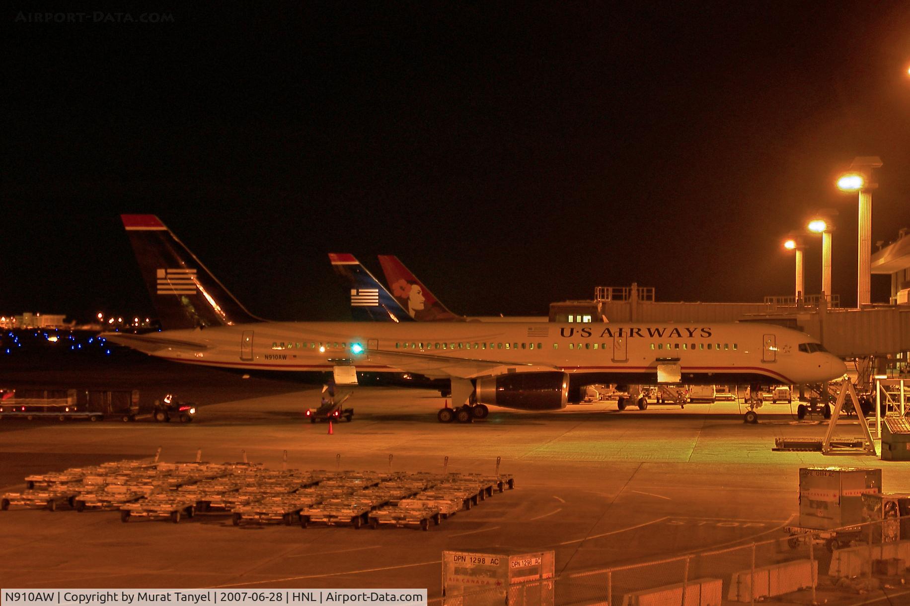 N910AW, 1989 Boeing 757-2G7 C/N 24523, At the gate at Honolulu Int. (the time on the photo metadata is EST)