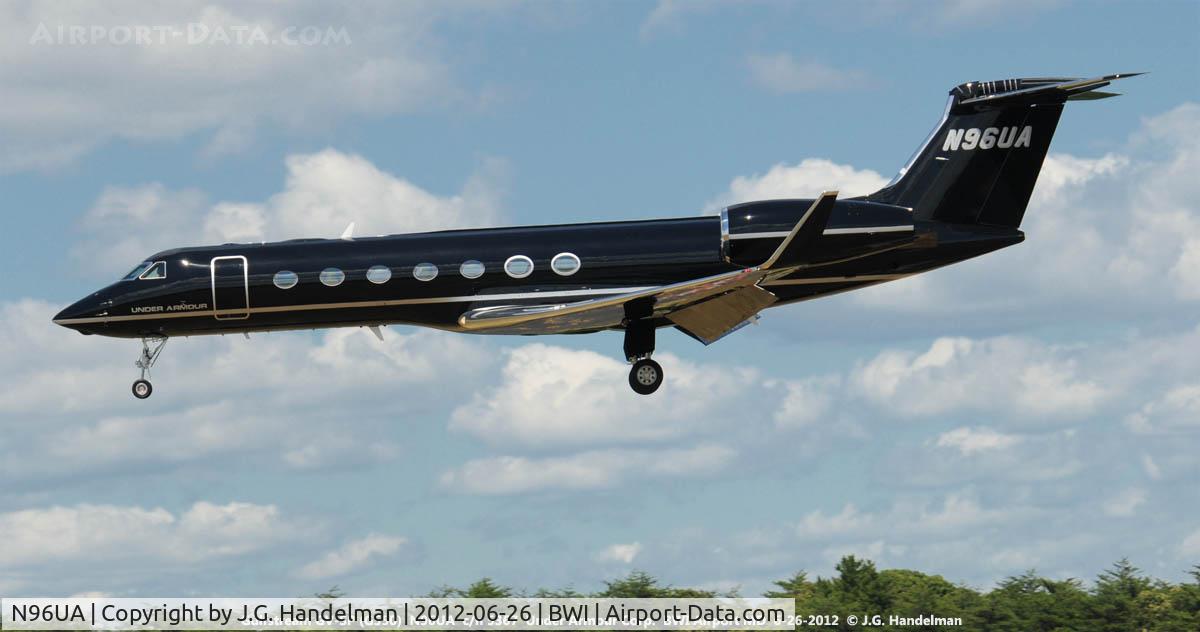 N96UA, Gulfstream Aerospace V-SP G550 C/N 5367, on final to BWI 33L