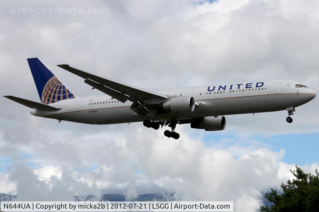 N644UA, 1991 Boeing 767-322 C/N 25094, Landing in 03