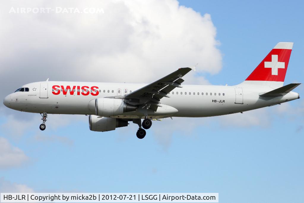 HB-JLR, 2012 Airbus A320-214 C/N 5037, Landing in 03