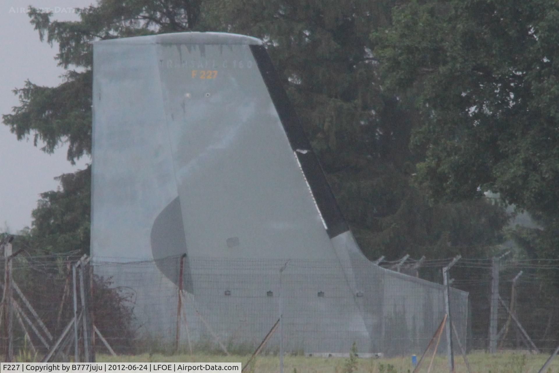 F227, Transall C-160NG C/N 230, Rudder preserved at Evreux, Aircraft damage by fire due to hydrolique leak on hot brake 17 march 1993