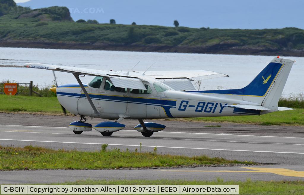 G-BGIY, 1979 Reims F172N Skyhawk C/N 1824, Landing at Oban (Connel) airport.