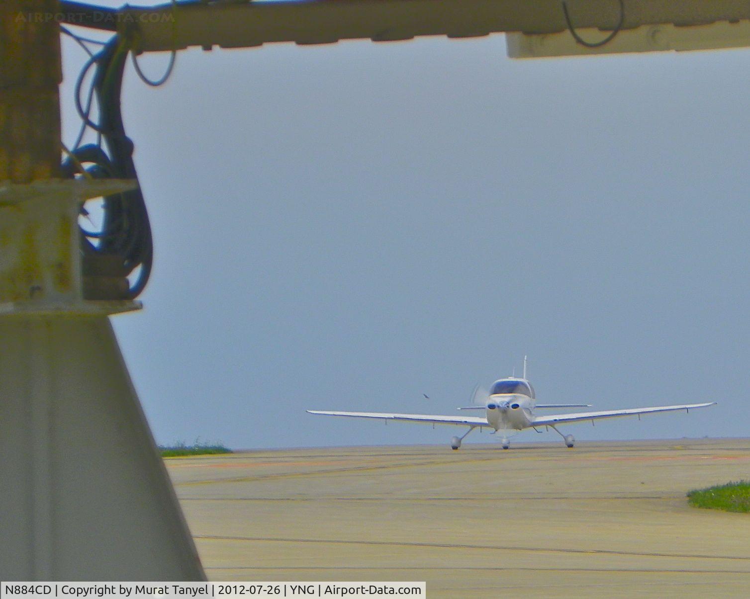 N884CD, 2005 Cirrus SR22 C/N 1567, Getting off the runway at YNG