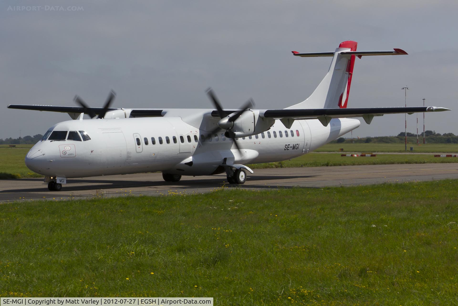 SE-MGI, 1991 ATR 72-202 C/N 241, Departing after spray by Air Livery.