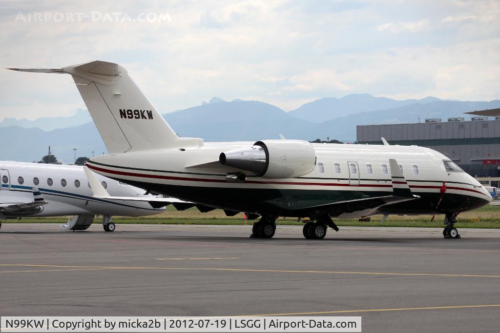 N99KW, 2011 Bombardier Challenger 605 (CL-600-2B16) C/N 5877, Parked at RUAG