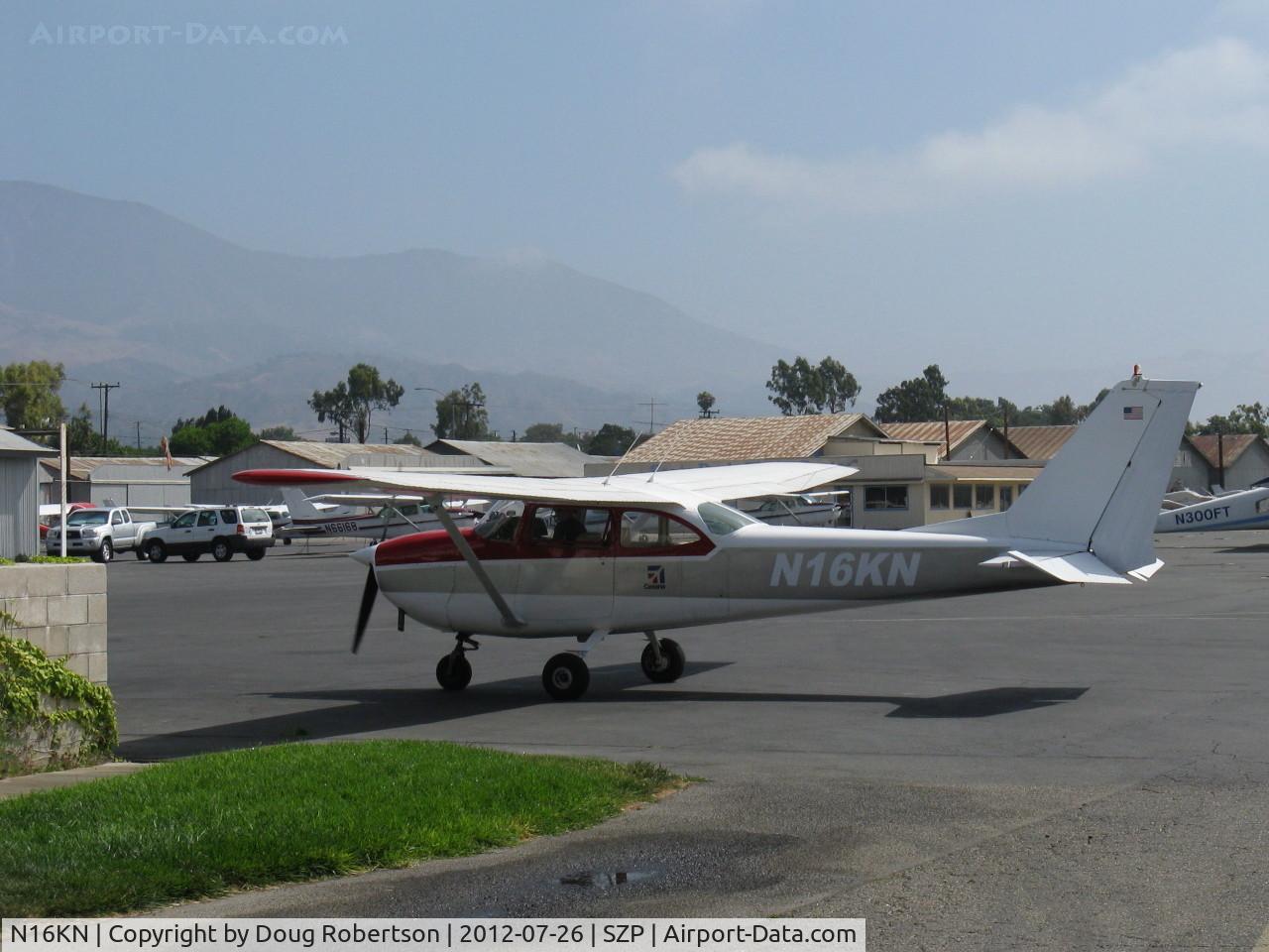 N16KN, 1965 Cessna 172G C/N 17253986, 1965 Cessna 172G SKYHAWK, Continental O-300 145 Hp six cylinder engine, taxi to refuel