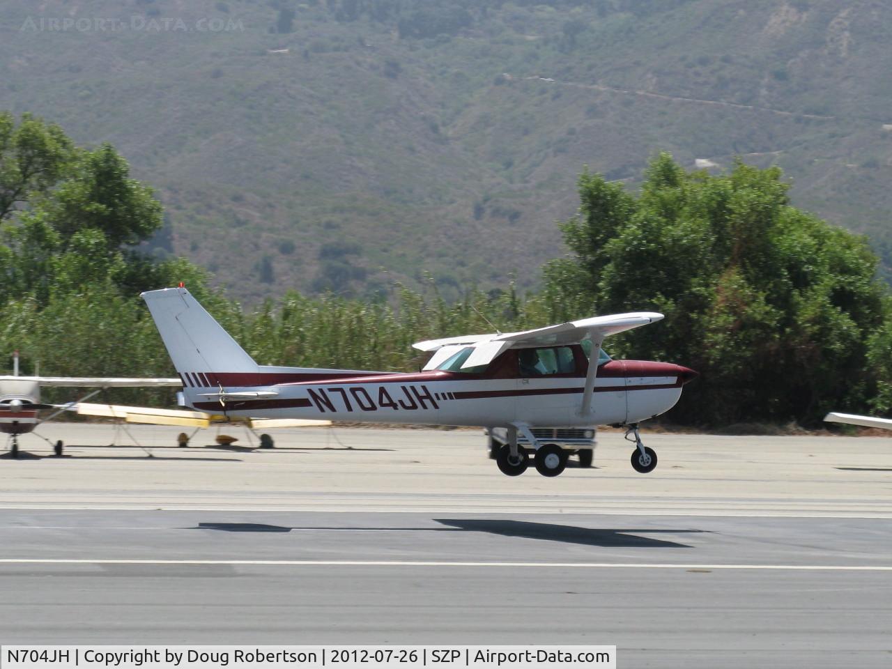 N704JH, 1976 Cessna 150M C/N 15078644, 1976 Cessna 150M, Continental O-200 100 Hp, landing Rwy 22