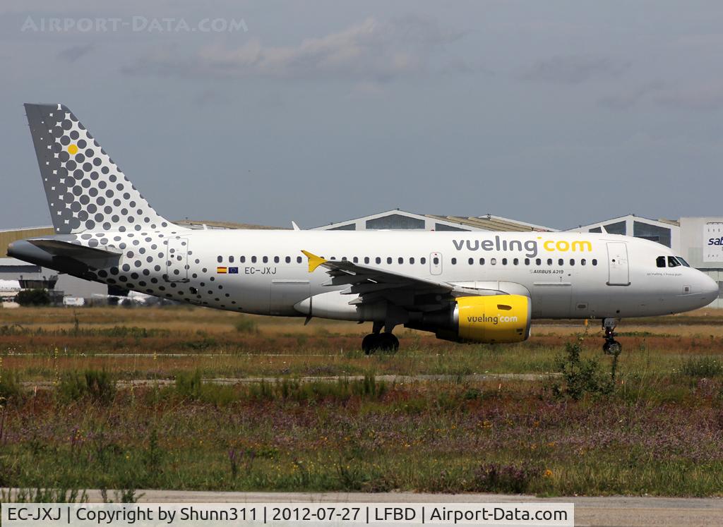 EC-JXJ, 2006 Airbus A319-111 C/N 2889, Taxiing holding point rwy 23 for departure...