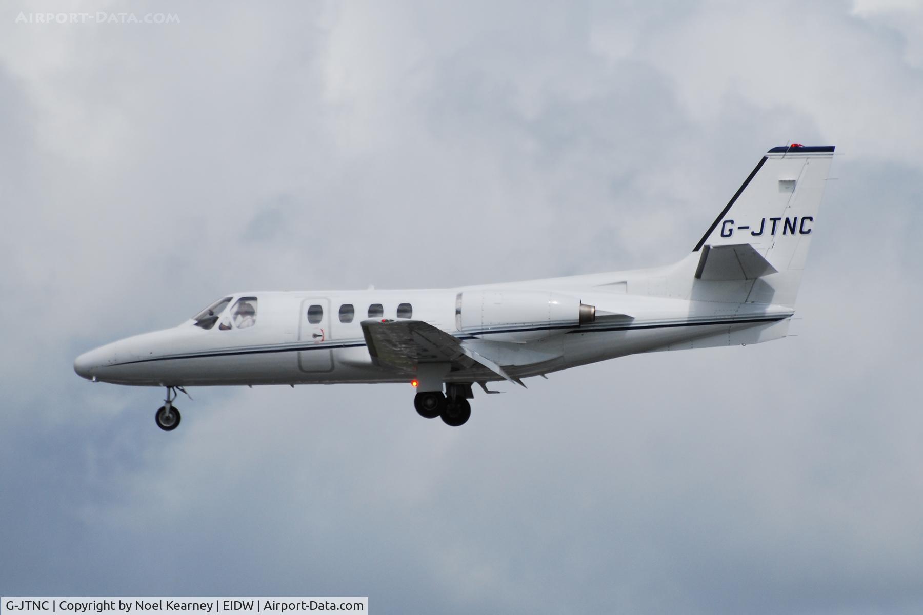 G-JTNC, 1975 Cessna 500 Citation C/N 500-0264, Landing Rwy 28 at EIDW.