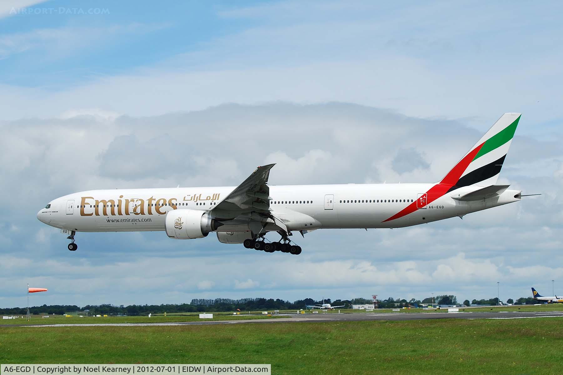 A6-EGD, 2011 Boeing 777-31H/ER C/N 38988, Landing Rwy 28 at EIDW.
