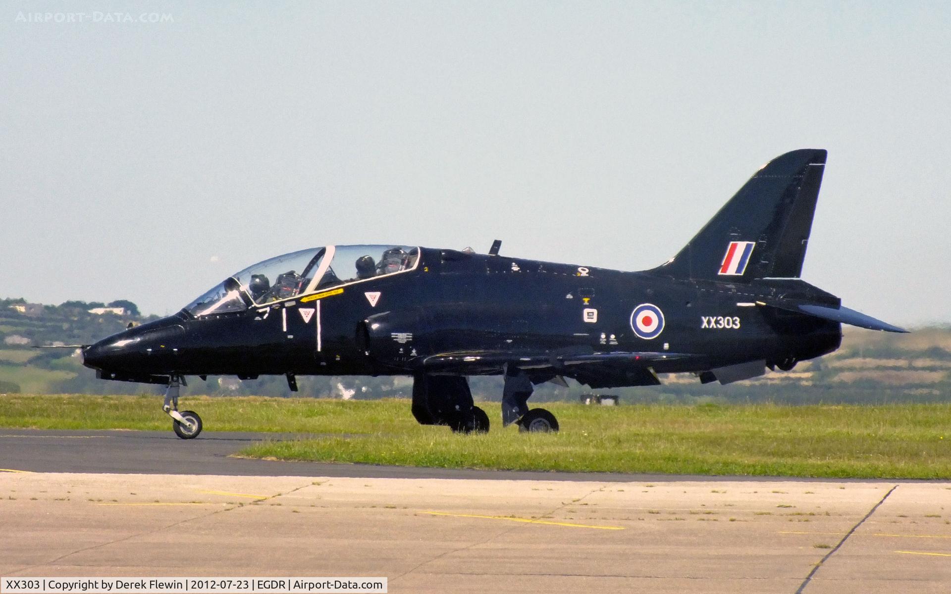 XX303, 1980 Hawker Siddeley Hawk T.1A C/N 137/312128, Taxiing back to dispersal following a training sortie.