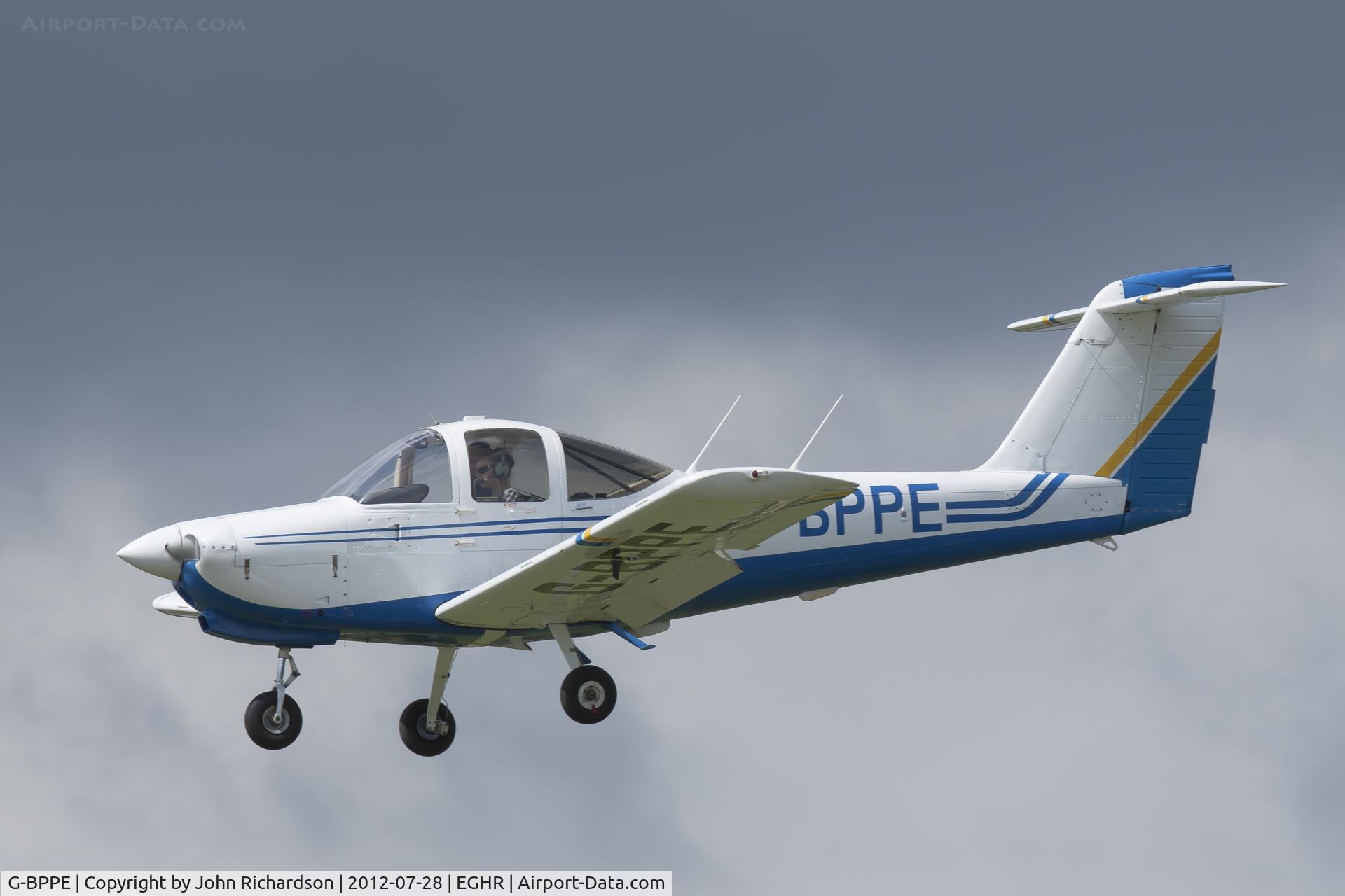 G-BPPE, 1979 Piper PA-38-112 Tomahawk Tomahawk C/N 38-79A0189, Finals for 24