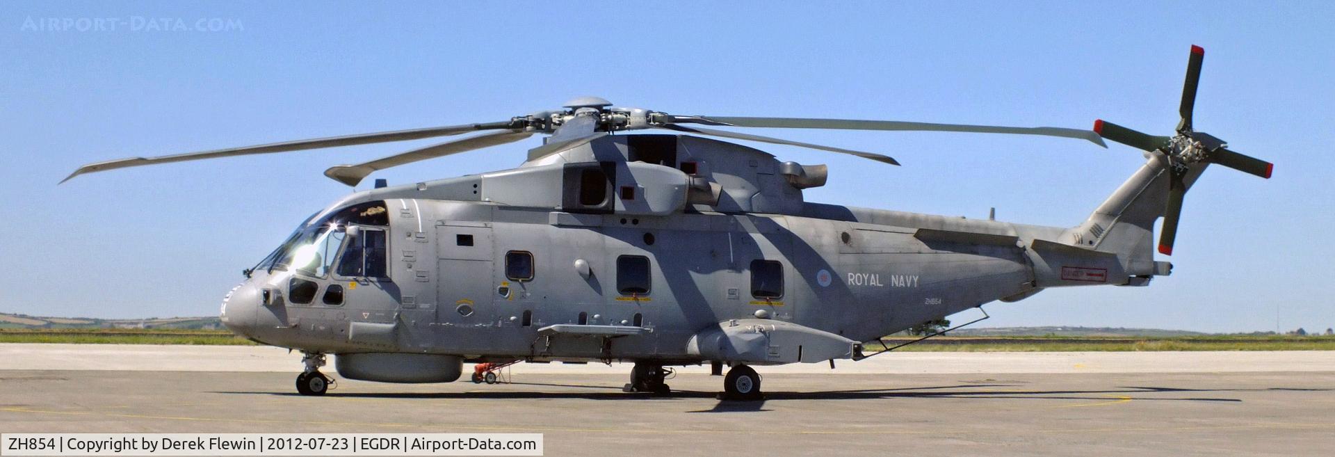ZH854, AgustaWestland EH-101 Merlin HM1 (Mk111) C/N 50139/RN34, 814 NAS, RNAS Culdrose, Carrier Based Anti-Submarine Warfare.
