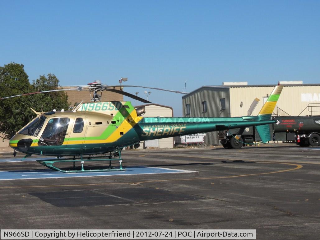 N966SD, 2003 Eurocopter AS-350B-2 Ecureuil Ecureuil C/N 3637, Just landed, re-fueled and waiting